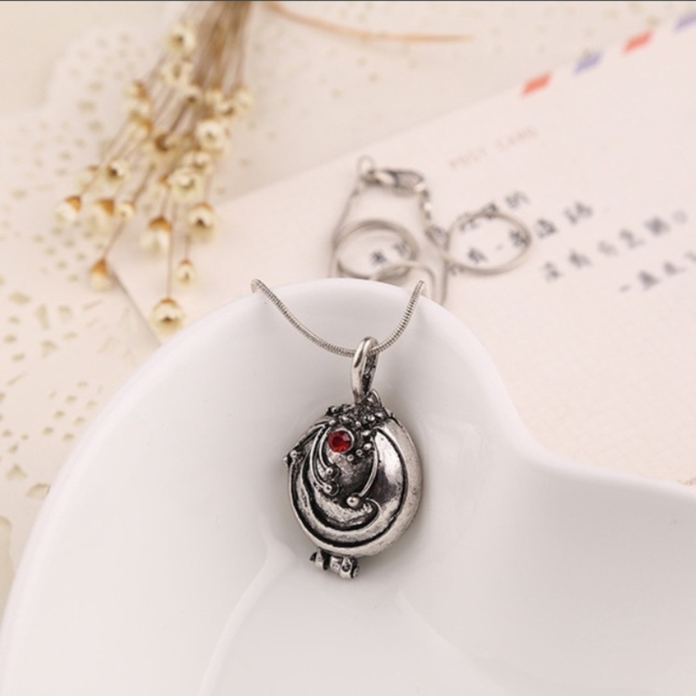 Sliver Replica of Elena’s VerVain Necklace